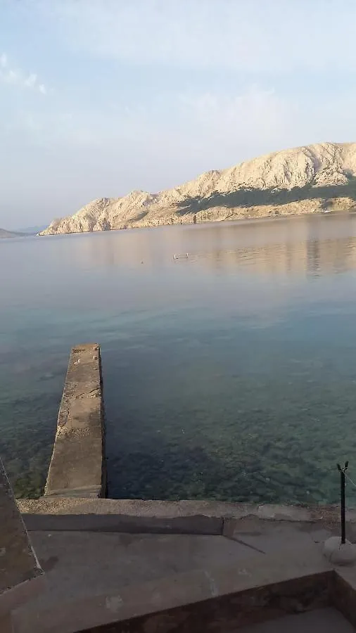 Vali Apartment Baska